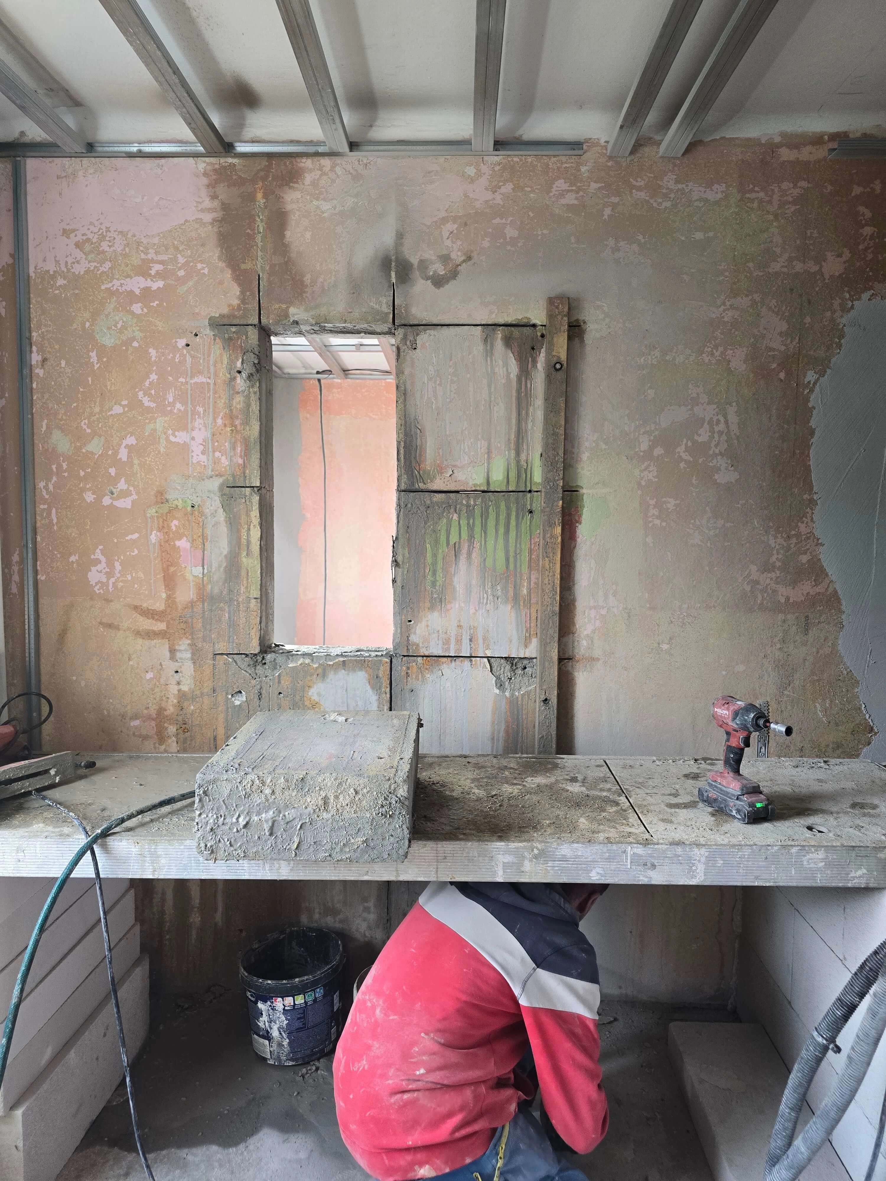 Rezanie otvorov dimantovými pílami do kameňa